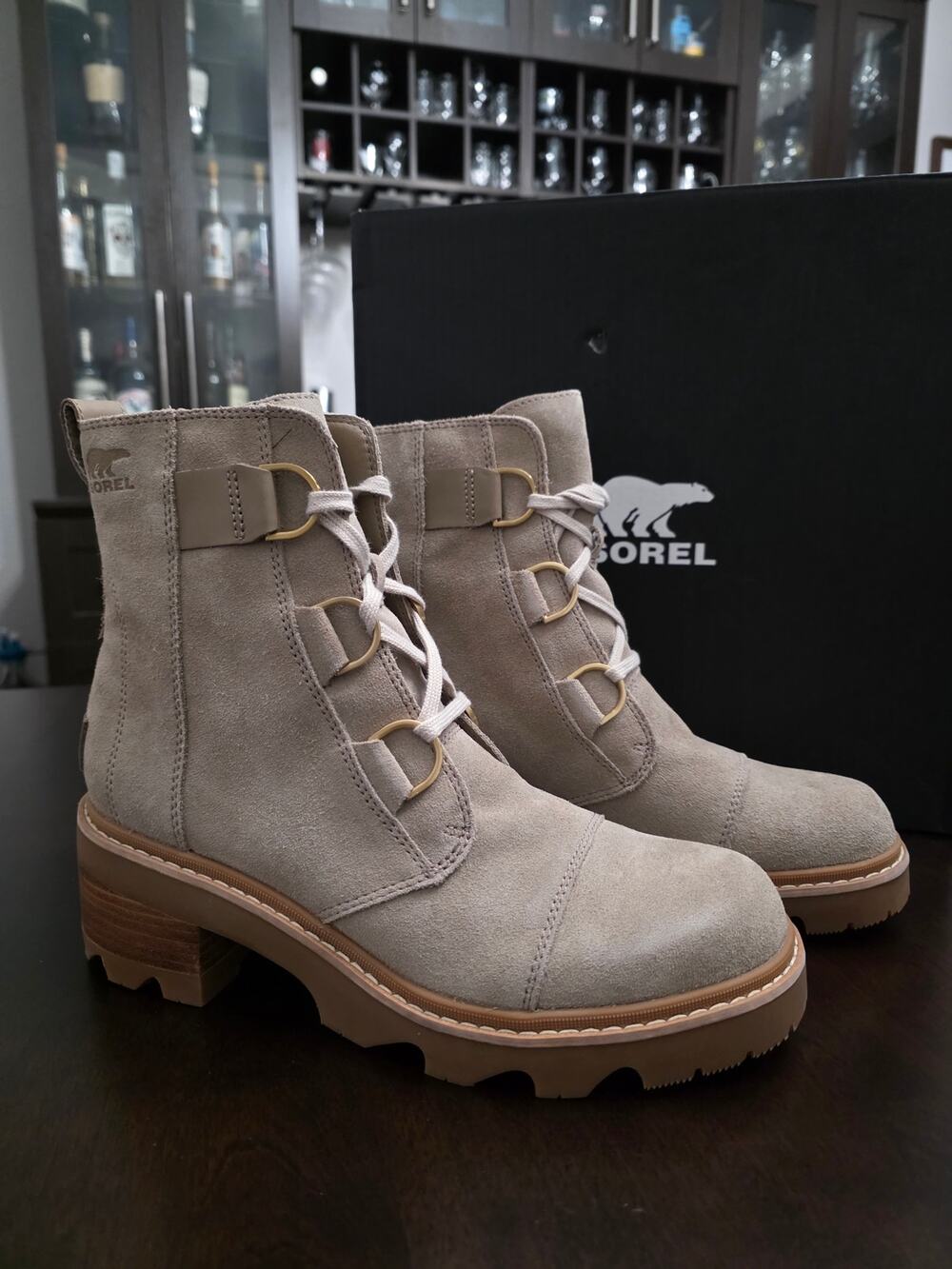 NWT Sorel Joan Now Lace Omega Taupe Gum 2 Boots Size Women's 11